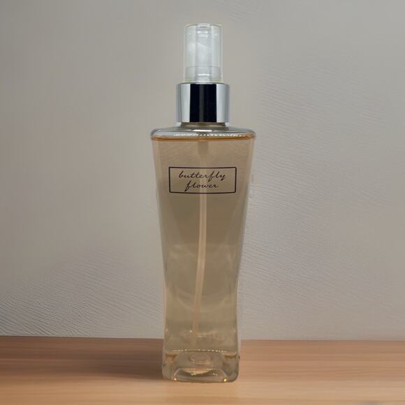 Bath and Body Works Butterfly Flower Body Spray Mist 8 fl oz Vintage Rare - Picture 1 of 2